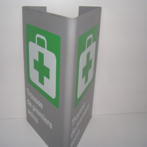 Enseigne en plastique de Premiers Soins en forme de V (6 pouces x 8 pouces)