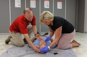 Guide de poche, Soins Vitaux en Réanimation (SVR) 6h CROIX-ROUGE_abrégé (Version anglaise)