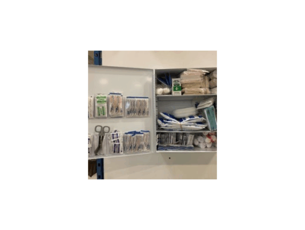 Trousse de premiers soins VIDE en MÉTAL (15-1/4 pouces x 16-1/2 pouces x 5-5/8 pouces) non identifiée – Image 6